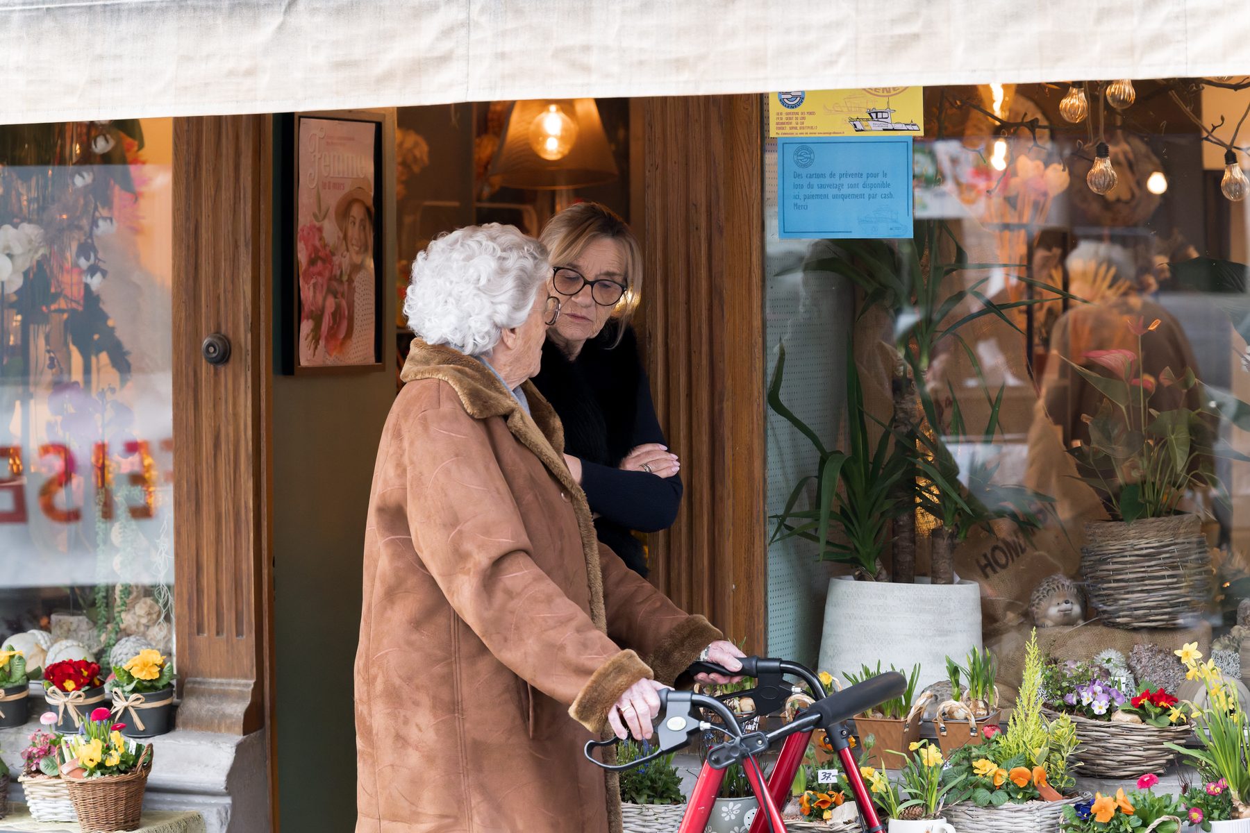 Une scène fleurie du First Friday de mars 2026 à Villeneuve